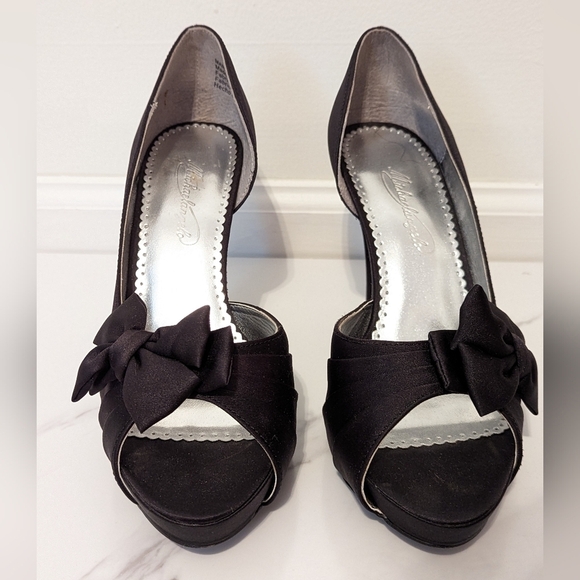 Elegant Black Bow Peep Toe Heels - Picture 5 of 7